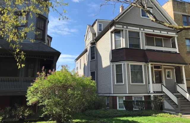 1917 West Berteau Avenue - 1917 West Berteau Avenue, Chicago, IL 60613