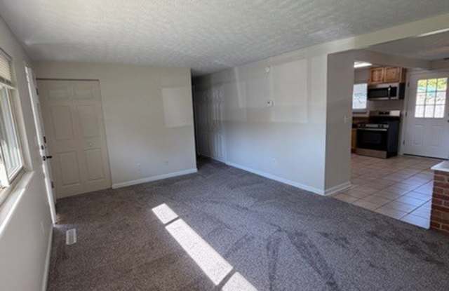 4839 Powell Road Gallery 2