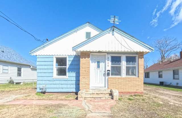 2 Bedroom on the East Side with Garage photos photos 2 Bedroom on the East Side with Garage photos photos