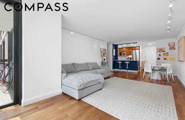 515 East 72nd Street Gallery 3