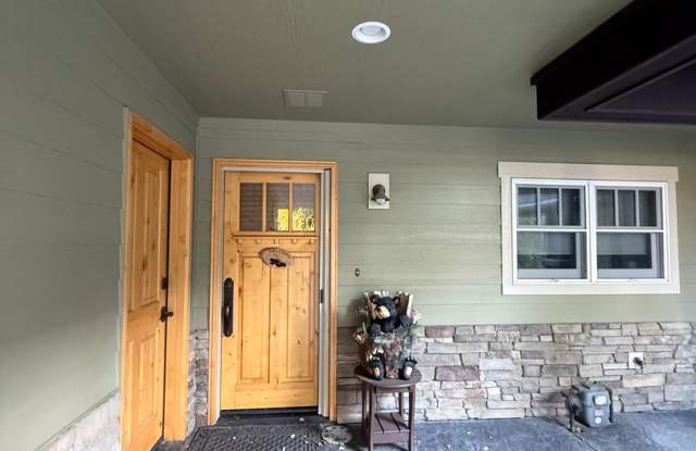 Furnished Cherry Hill Condo Gallery 3