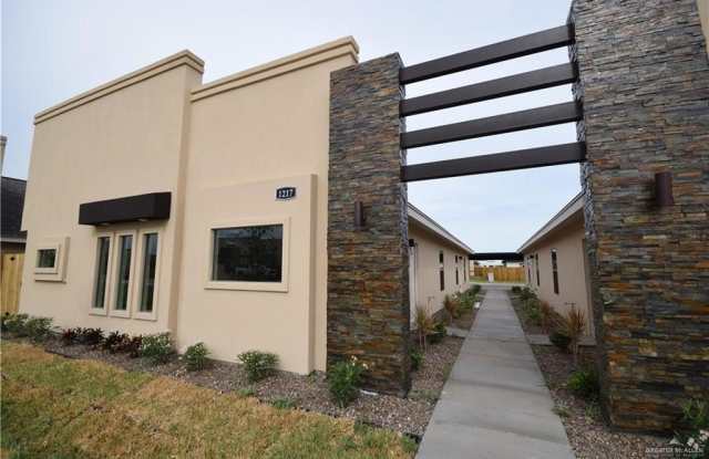 1217 Upas Drive Gallery 2