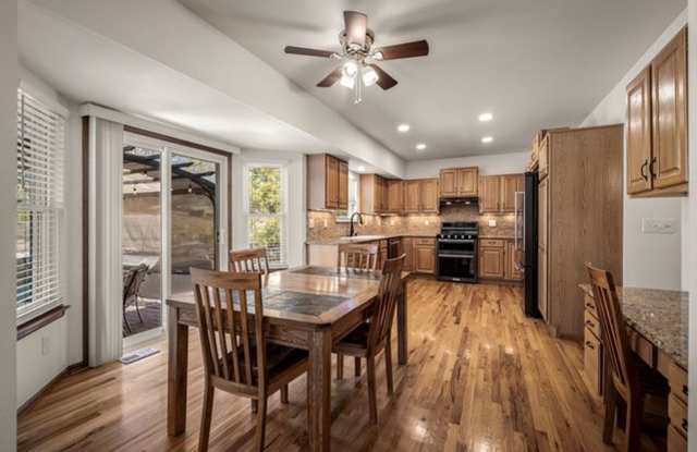 FALL MOVE IN SPECIAL!! Gallery 3