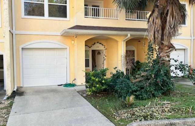 542 NW 39TH ROAD - 542 Northwest 39th Road, Gainesville, FL 32607