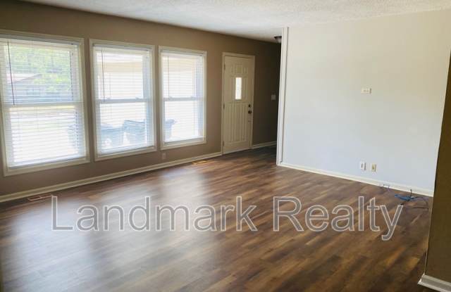 116 Lake Front Drive Gallery 2