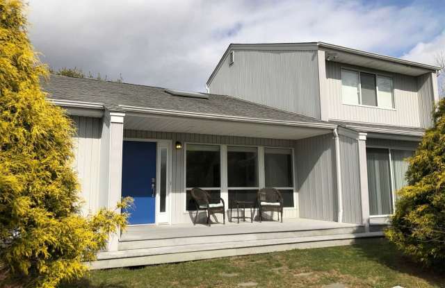 13 Sandys Lane - 13 Sandys Lane, Remsenburg-Speonk, NY 11960
