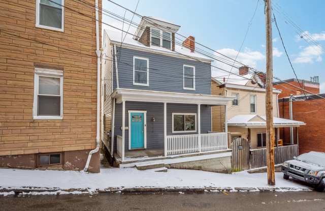 AVAILABLE MAY 1ST!! STUNNING 3 BEDROOM, MUST SEE! photos photos