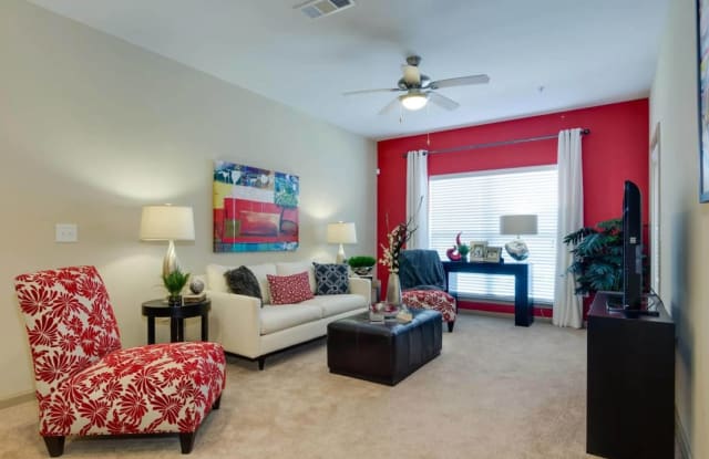 Ashley Auburn Pointe II Gallery 3