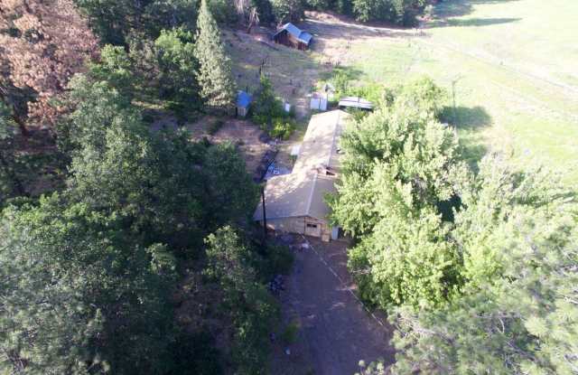 3 bedroom 1.5 bath on 5 acres. Gallery 3