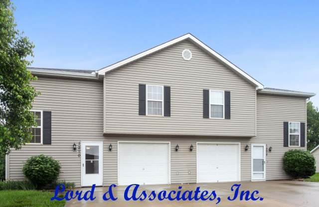Spacious two story 3 Bedroom, 2 Baths in Grain Valley Gallery 1