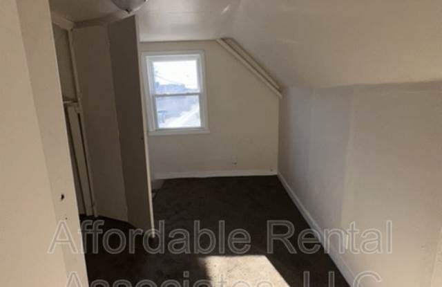625 W Hayes St - 625 West Hayes Avenue, Milwaukee, WI 53215