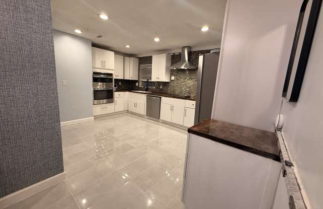 7210 Manhattan Dr photos photos