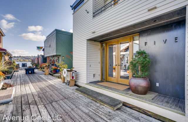 2466 Westlake Avenue North Unit #5 Gallery 3