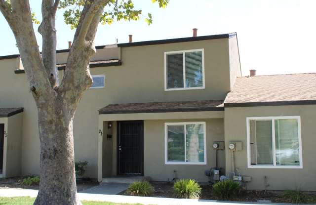 Updated 4 bedroom, 1 1/2 bathroom Townhome with TWO-Car Garage in Antioch photos photos