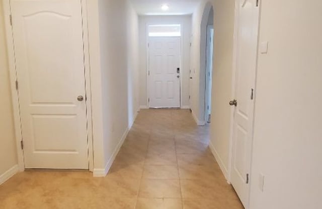 LIKE NEW/1-YEAR OLD!!! 4-Bedroom, 2-Bathroom in Winter Haven - 1953 Carnostie Road, Winter Haven, FL 33884 LIKE NEW/1-YEAR OLD!!! 4-Bedroom, 2-Bathroom in Winter Haven - 1953 Carnostie Road, Winter Haven, FL 33884