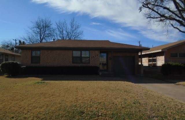 2633 S 22nd Street - 2633 South 22nd Street, Abilene, TX 79605