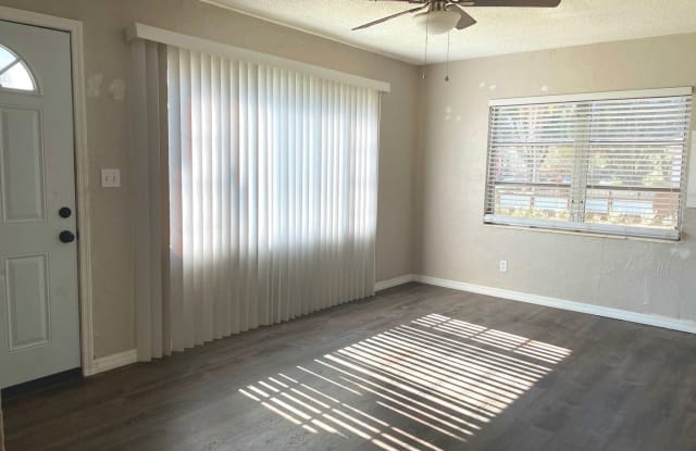 4647 1st Ave S - 4647 1st Avenue South, St. Petersburg, FL 33711