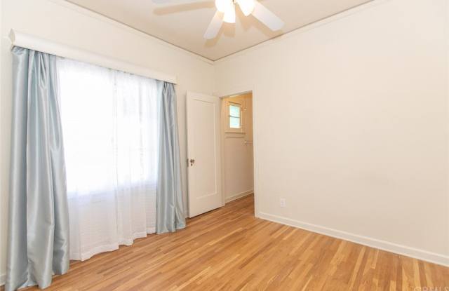 5649 Huntington Drive N North Gallery 4