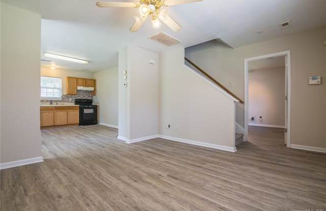 4607 Wildwood Avenue Gallery 3