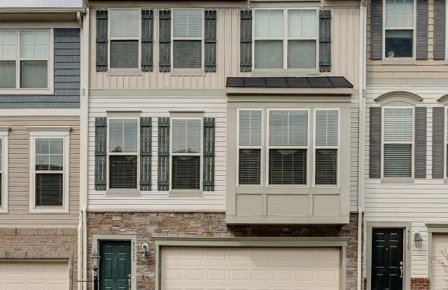 42726 OGILVIE SQUARE - 42726 Ogilvie Square, Broadlands, VA 20148