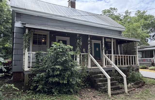 Two Bedroom Cozy House! Gallery 3