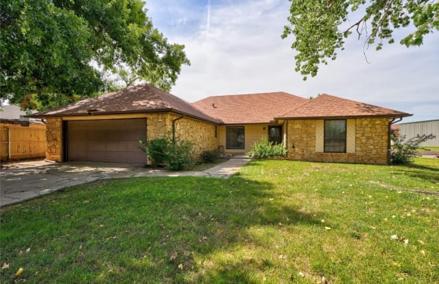 629 Ottawa Place - 629 Ottawa Place, Yukon, OK 73099