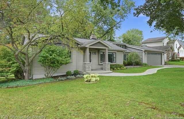 2152 Shankin Drive Gallery 2