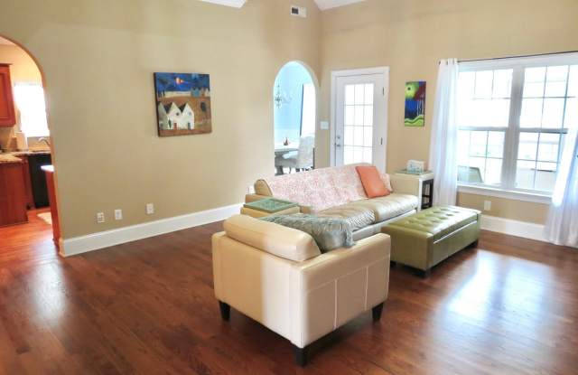 106 Mom Lane Gallery 4