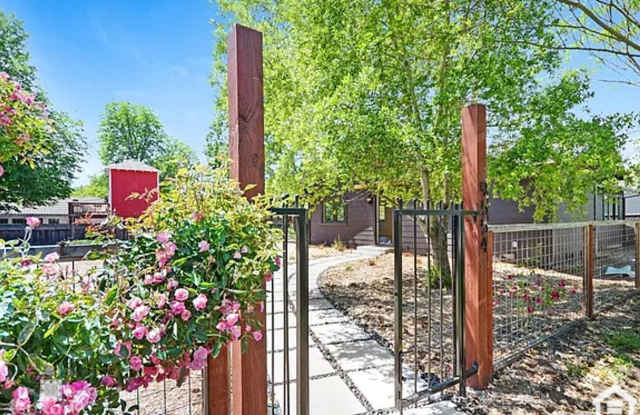 Charming 2BD/2BA+ Home in Kenwood, CA – Open Floor Plan  Modern Finishes photos photos