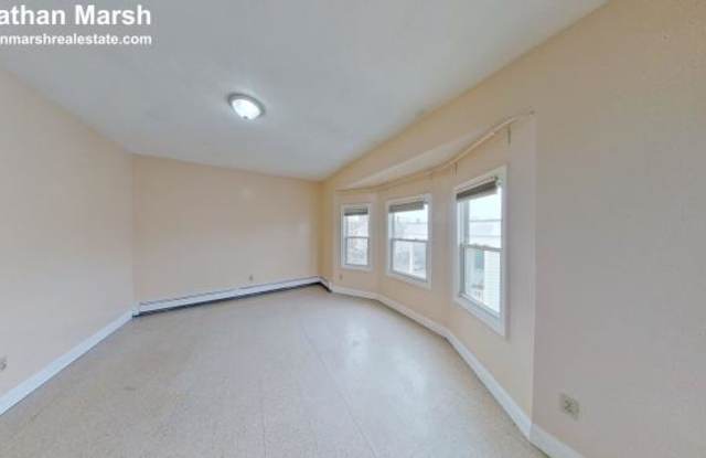 33 Elmore St. Gallery 2