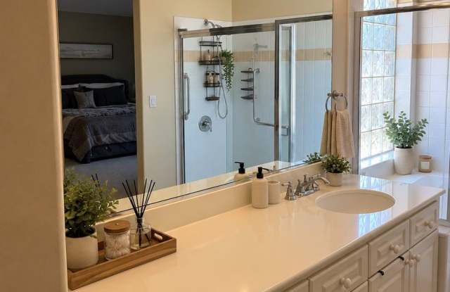 Beautiful 3-Bedroom, 2-Bathroom Home in Reno Gallery 4