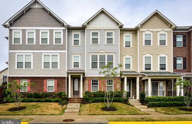 114 ANTHEM AVE - 114 Anthem Avenue, Herndon, VA 20170