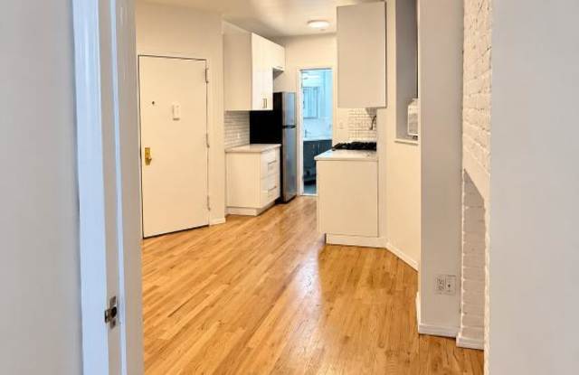 52 Macdougal Street Gallery 1