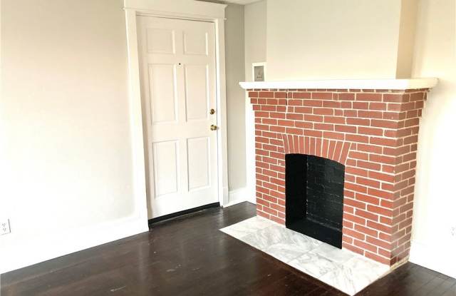 294 S Elmwood Avenue Gallery 3