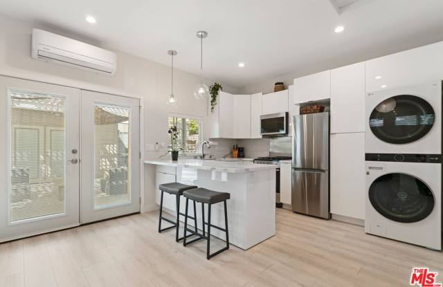 5634 Ventura Canyon Ave photos photos