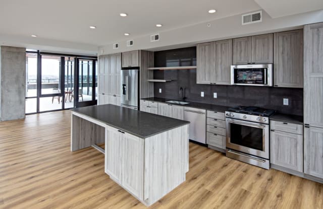 Avalon 555 President Gallery 2