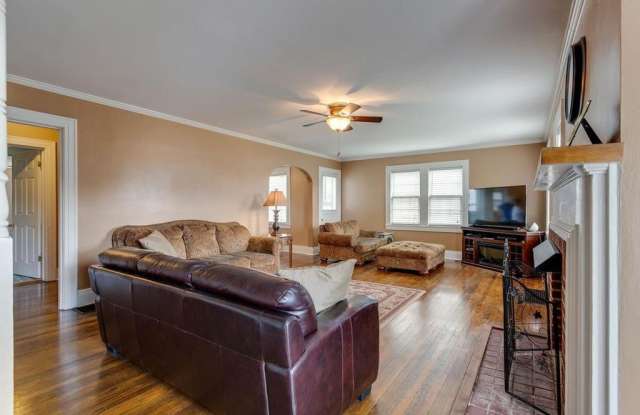 2109 Denham Avenue Gallery 3