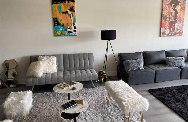 3031 NE 51st Street Gallery 2