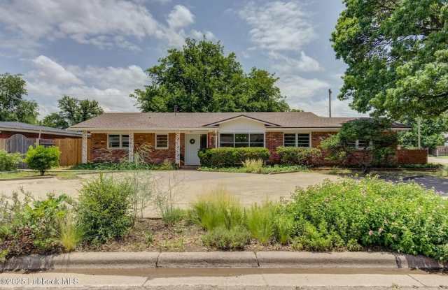 Stunning 4 Bed 3 Bath Home Near Texas Tech and the Medical District photos photos
