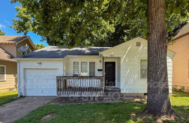 1521 E McDaniel St photos photos