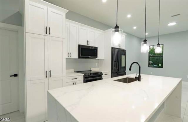 4703 Elva Avenue S Gallery 3