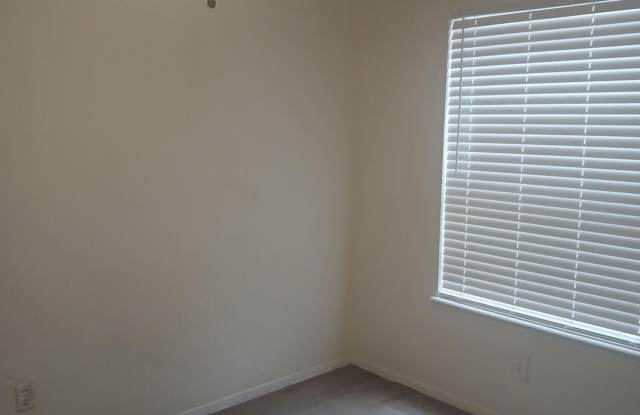 6057 MORNING GLORY Circle Gallery 3