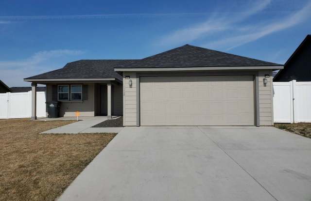 1348 Deborah Street - 1348 Deborah Street, Moses Lake, WA 98837