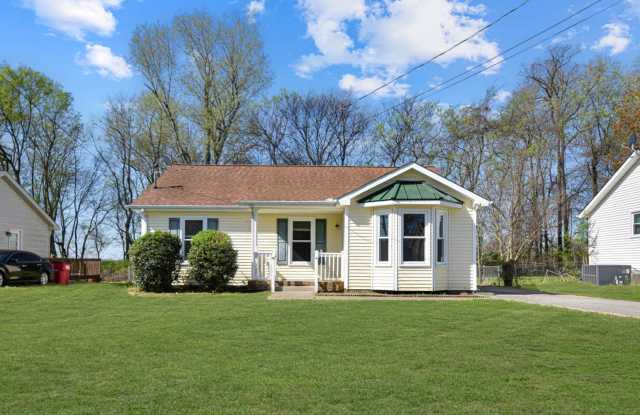 Pet Friendly Three Bedroom! photos photos Pet Friendly Three Bedroom! photos photos