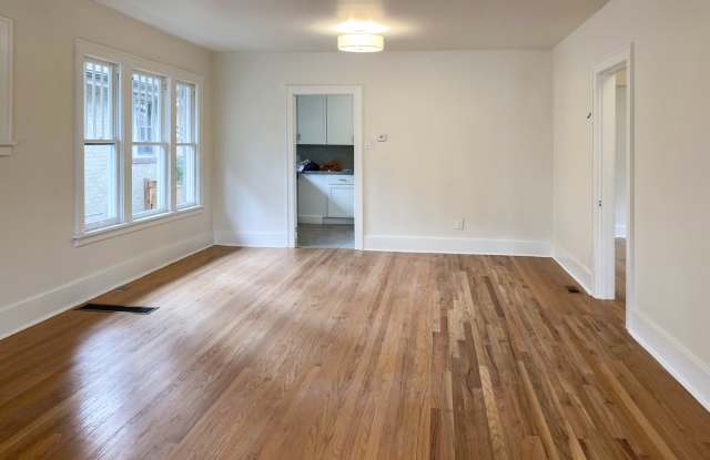 1557 Harrison Street Gallery 3