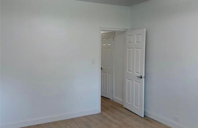 2227 76th St # BBB Gallery 4
