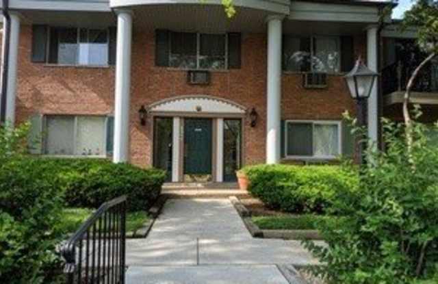 2311 S Goebbert Road S Gallery 1