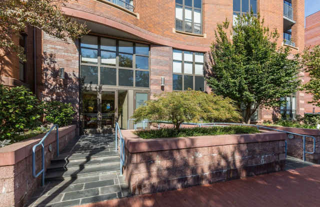 Logan Circle One Bedroom Plus Den W/Front Desk, Secured Entry, Pets Welcome, More! photos photos Logan Circle One Bedroom Plus Den W/Front Desk, Secured Entry, Pets Welcome, More! photos photos