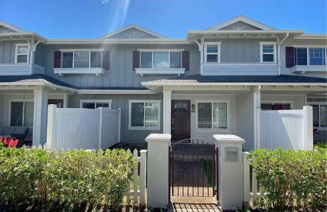 Spinnaker Townhouse $3250.00! 2 Story 3bd 2.5 Bath PRICED BELOW CURRENT MARKET! photos photos