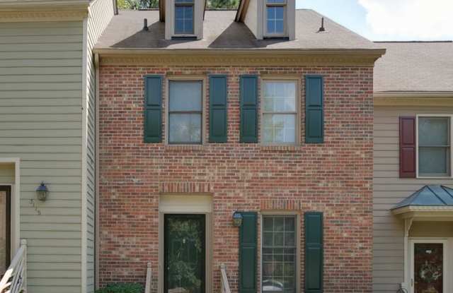 Charming 2BR & 2.5BA Townhome with Dual Primary Suites in Woodstream Glen photos photos